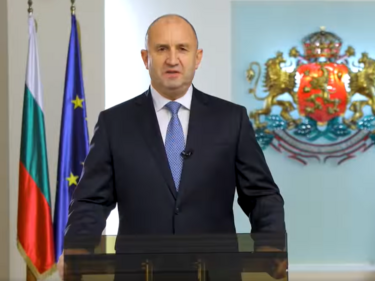 Президентът Радев връчва първия мандат в петък