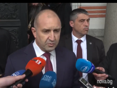 Радев: Неприемливо е продължаването на войната в Украйна
