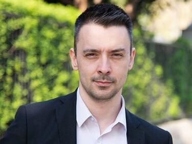 Шкварек: С кои, по-точно, олигарси се борят ПП-ДБ, защото май не са тези в България?

