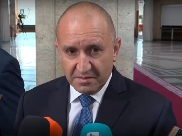 Парламентарната рулетка: Ще забави ли президентът връчването на другите мандати?