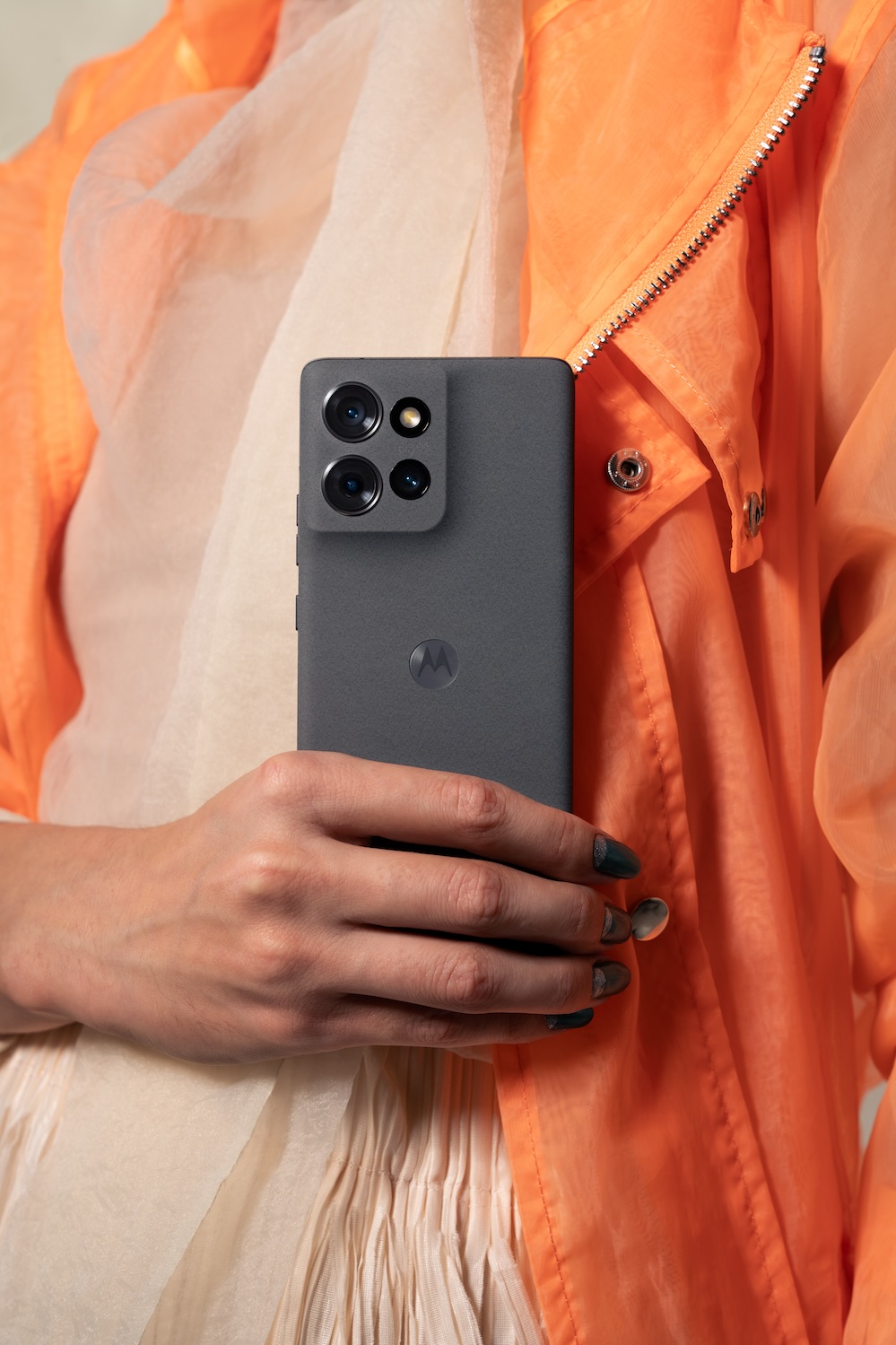2024 MOTOROLA EDGE 50 STUDIO PHOTOS 150dpi 1