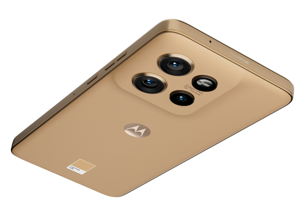 2024 MOTOROLA EDGE 50 NEO 2K PRODUCT RENDER LATTE ANGLE 20