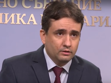 Божидар Божанов: Главчев не успя да излезе от сянката на Пеевски
