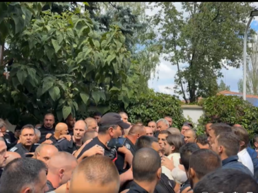 Сблъсъкът за това как ще се яви ДПС на изборите ще е брутален