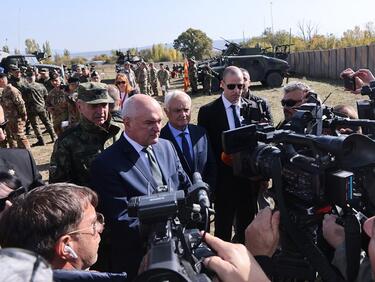 Главчев: Боеспособността, модернизацията и превъоръжаването на Българската армия са ключова задача