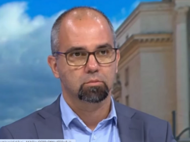 Социологът Първан Симеонов напуска 