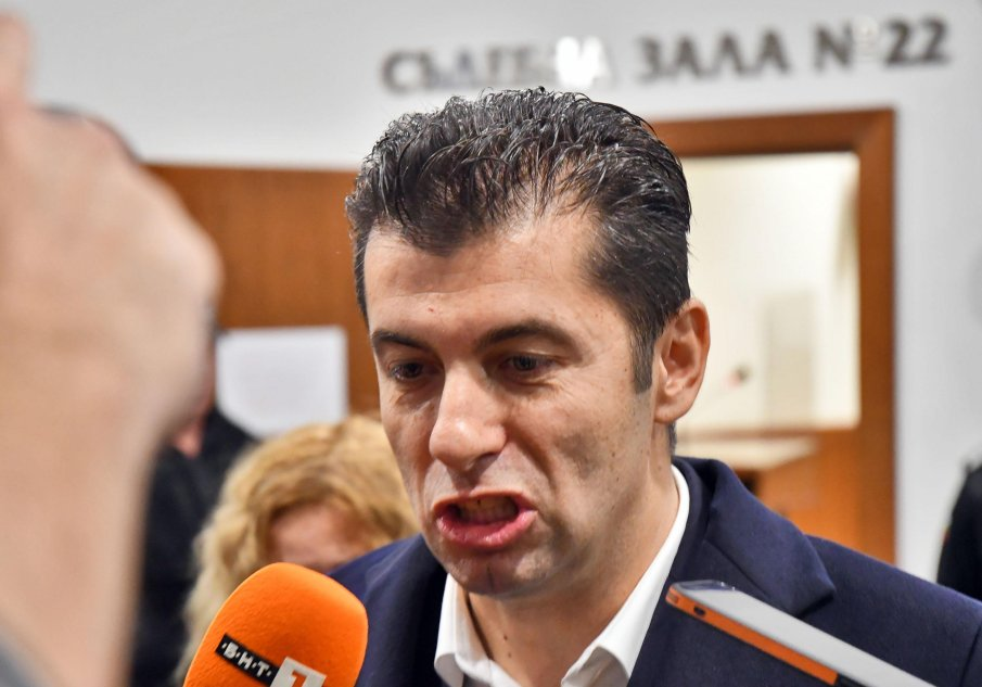 Кирил Петков