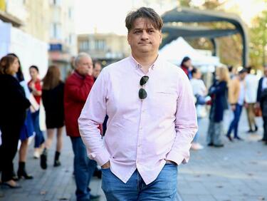 Мариан Бачев ще изпълни ангажиментите си като актьор към Русенския театър