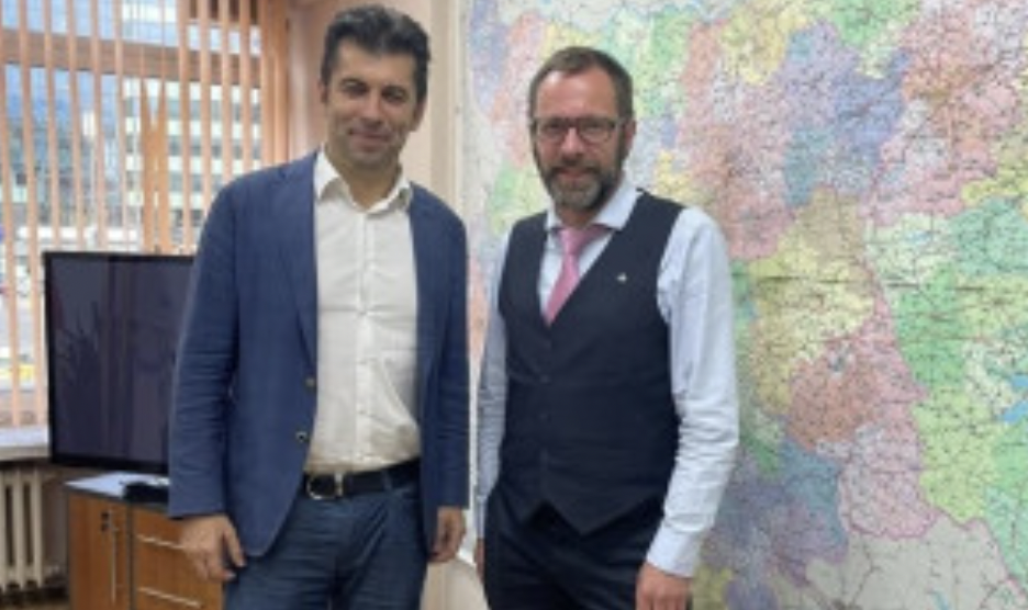 Йордан Вълчев Кирил Петков