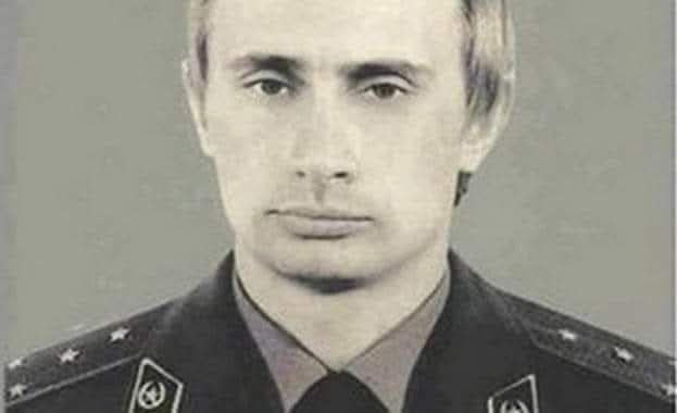 Владимир Путин млад