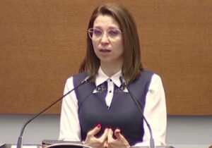 Искра Михайлова