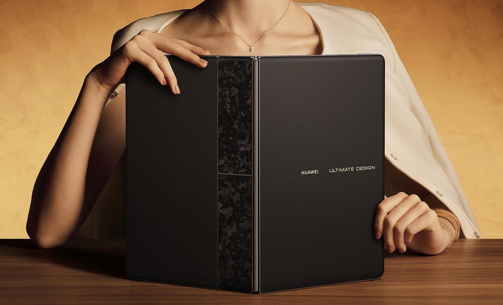 huawei-matebook-fold-ultimate-design-black
