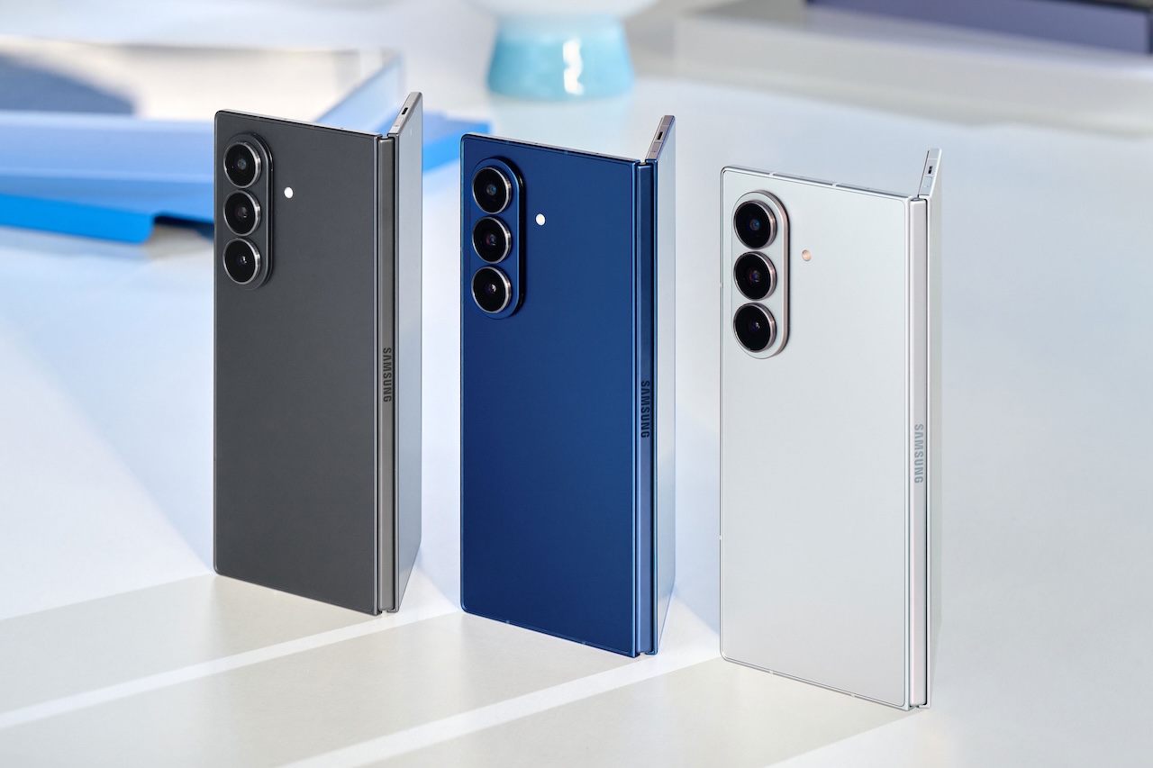 011-family-galaxy-zfold7-blueshadow-silvershadow-jetblack