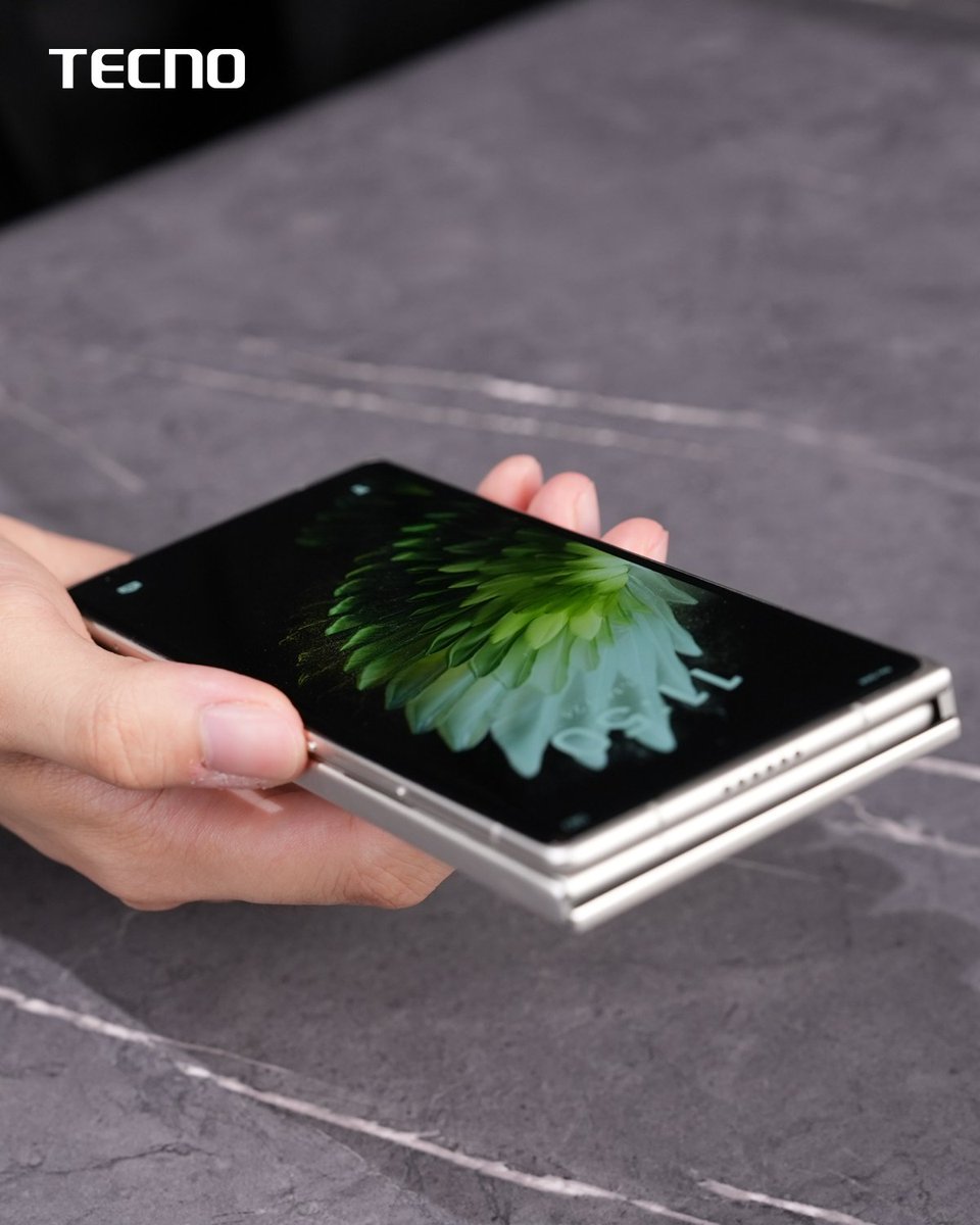 Tecno Phantom Ultimate G Fold е концептуален смартфон с двойносгъваем дисплей