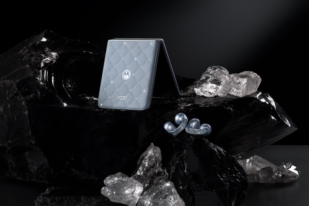 MOTOROLA RAZR SWAROVSKI TABLETOP
