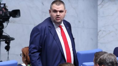 Пеевски даде