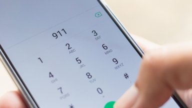 Срина се работата на спешния телефон 911 в САЩ