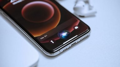 Apple разработва конкурент на ChatGPT и нов 