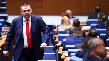 Пеевски настоя СОС да възпре Терзиев за