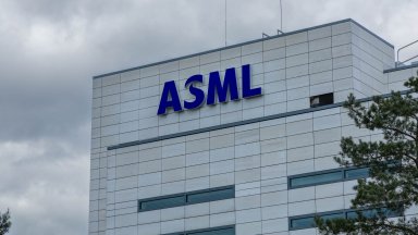ASML: Санкциите на САЩ ще върнат Китай с 10-15 години назад в производството на чипове