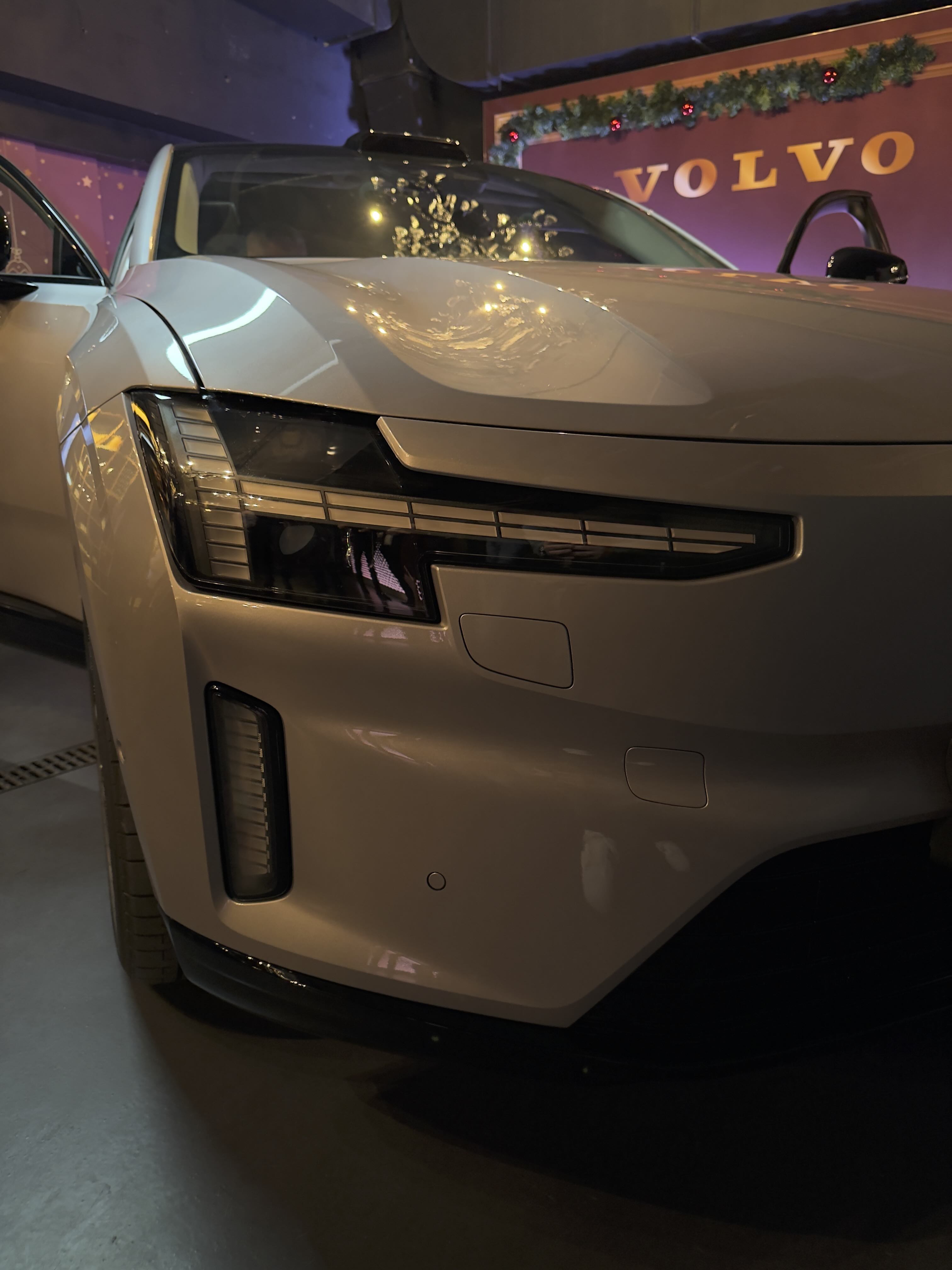 Volvo ES90