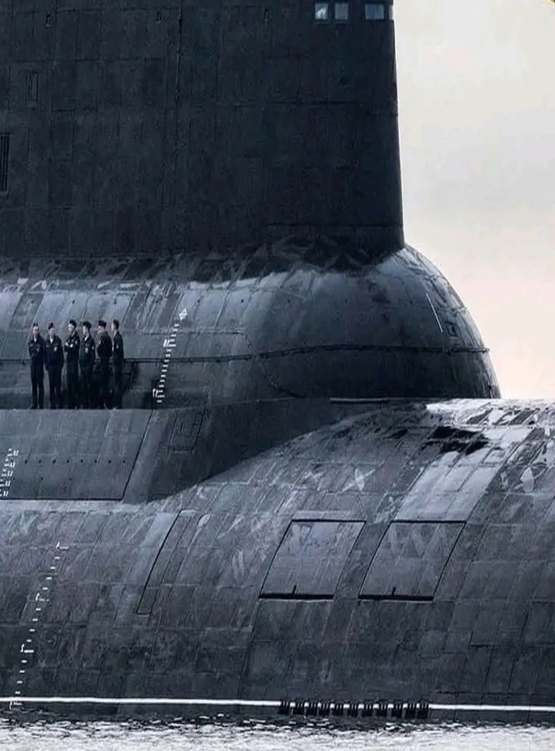 Подводница Тайфун