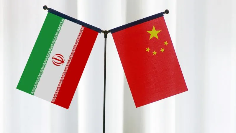 Уан И и Абас Арагчи обсъдиха ситуацията в Иран