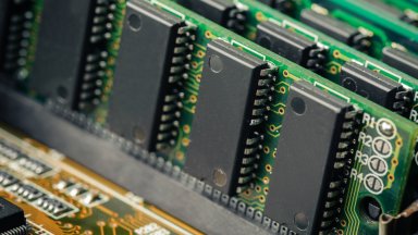 Китайските технологични гиганти искат да си осигурят памет за следващите 10 години 
