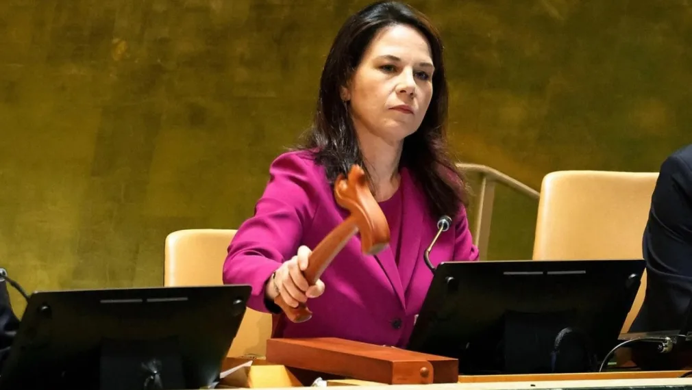 председателката на Общото събрание на ООН Аналена Бербок
