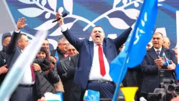 Делян Певски